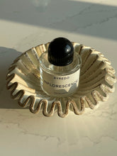 Load image into Gallery viewer, Oyster Bowl (White + Beige)
